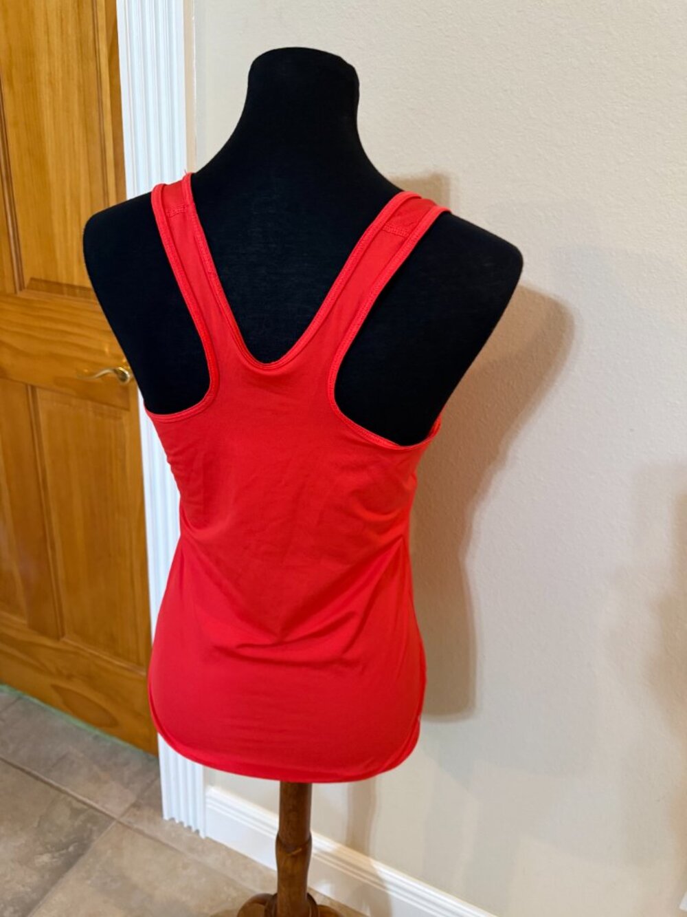 Nike Pro Red Racerback Tank Top White Swoosh Graphic Size M - Picture 9 of 9